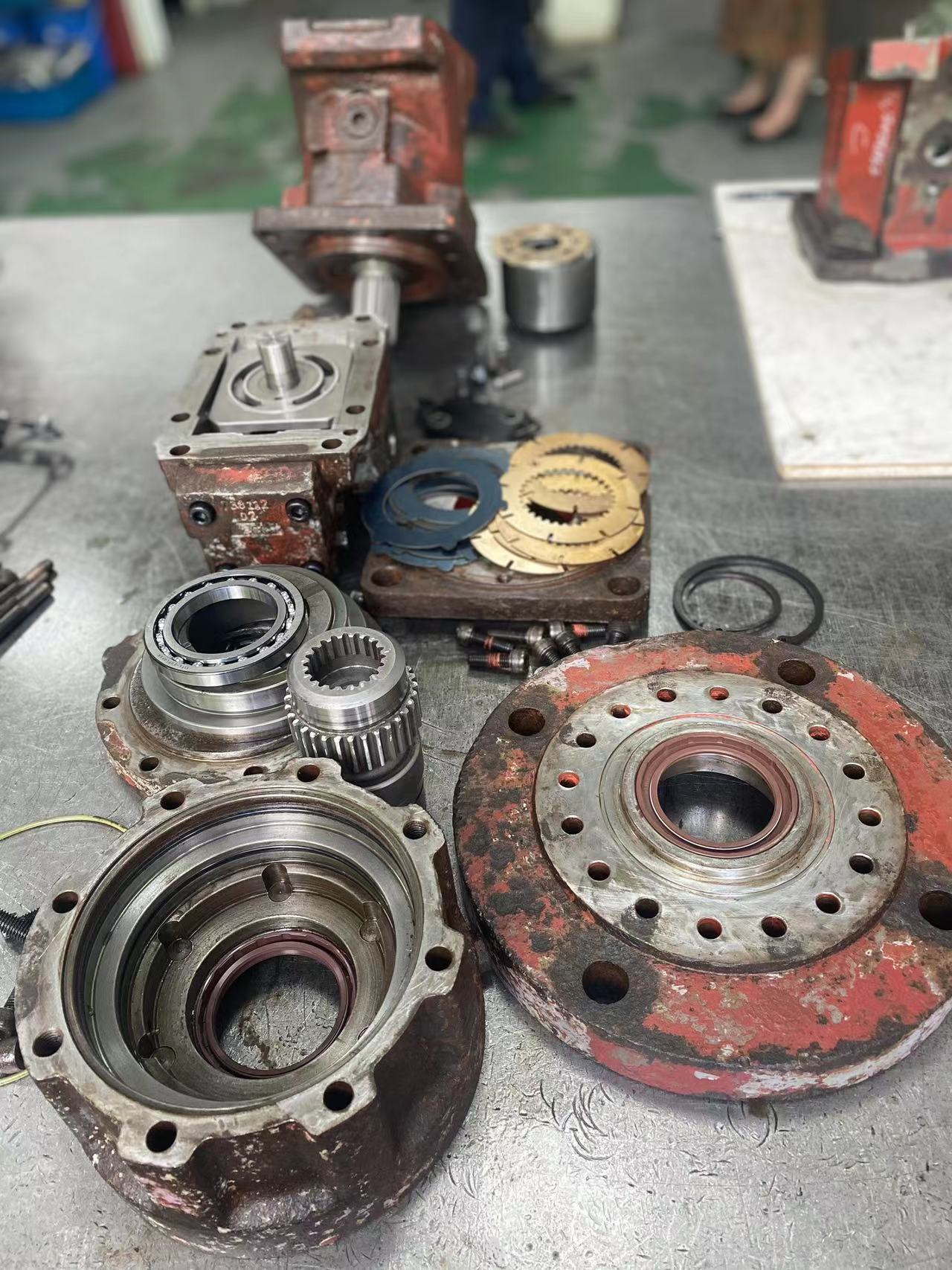 hydraulic equipment and system